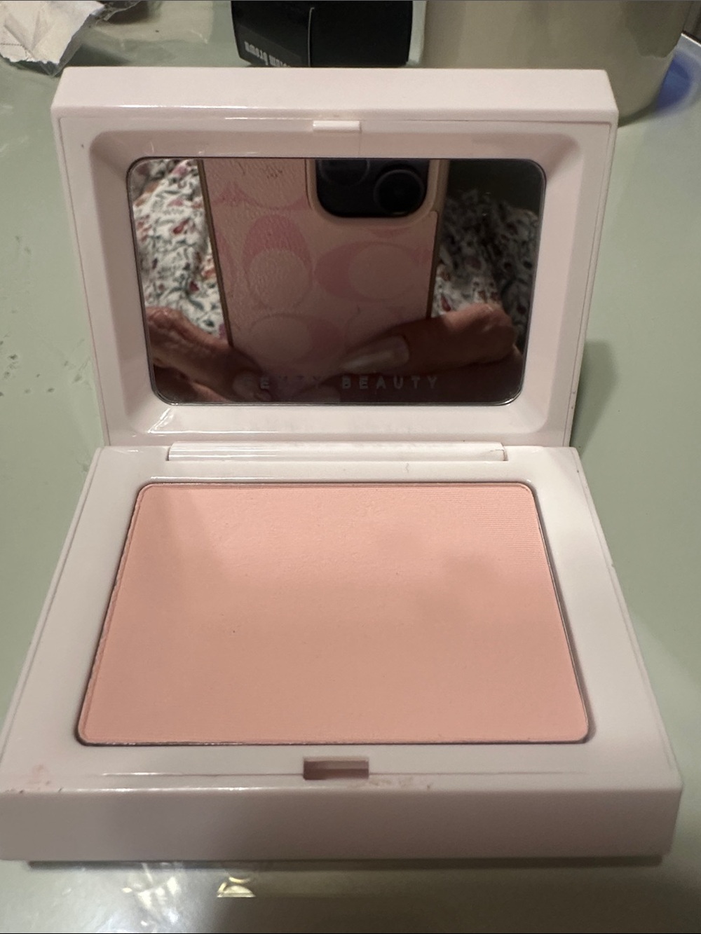 Fenty Beauty Bright Fix Powder Rose Quartz 02 Compact